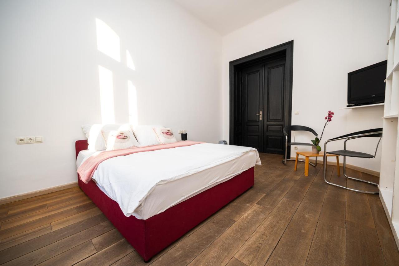 Old Town Rooms With Timeless View Сараево Екстериор снимка
